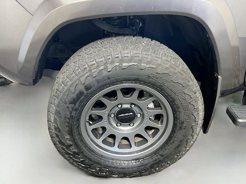 Used 2023 Toyota Tacoma TRD Sport w/ Advanced Technology Package AWD/4WD image 13