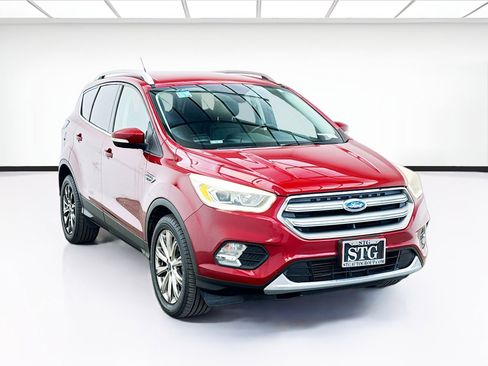 Used 2017 Ford Escape Titanium FWD image 3