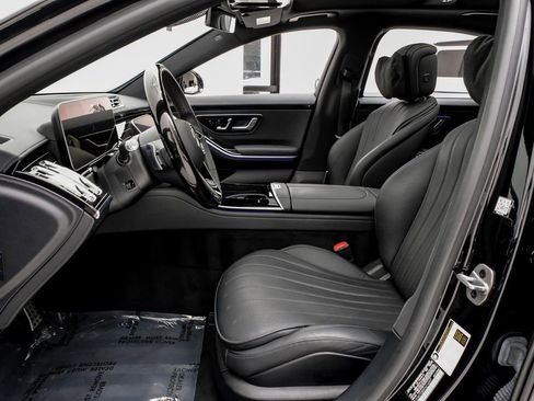 Used 2023 Mercedes-Benz S 580 4MATIC Sedan w/ AMG Line image 7
