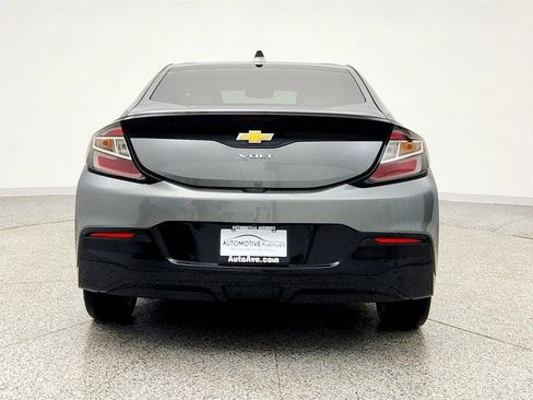 Used 2017 Chevrolet Volt LT w/ Comfort Package image 6