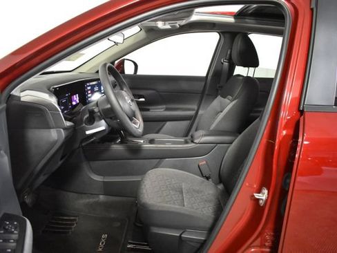 Certified 2025 Nissan Kicks SV w/ SV Premium Package AWD/4WD image 11