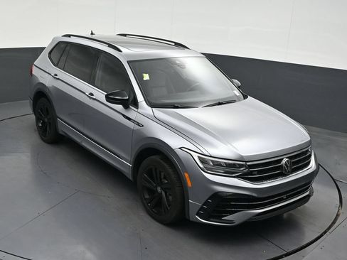 Used 2023 Volkswagen Tiguan SE R-Line FWD image 20