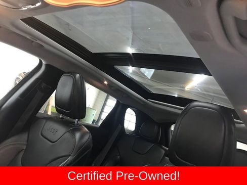 Certified 2022 Jeep Cherokee Latitude Lux w/ Sun & Sound Group image 23