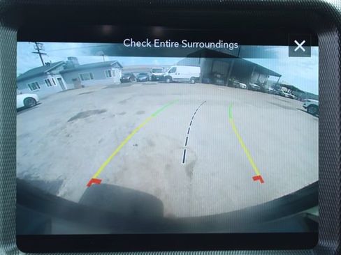 Used 2022 Jeep Wrangler Unlimited Sahara AWD/4WD image 27