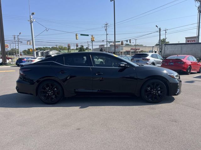 Used 2023 Nissan Maxima SR w/ Sport Mat Group FWD image 6