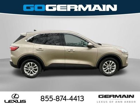 Used 2020 Ford Escape SE image 9