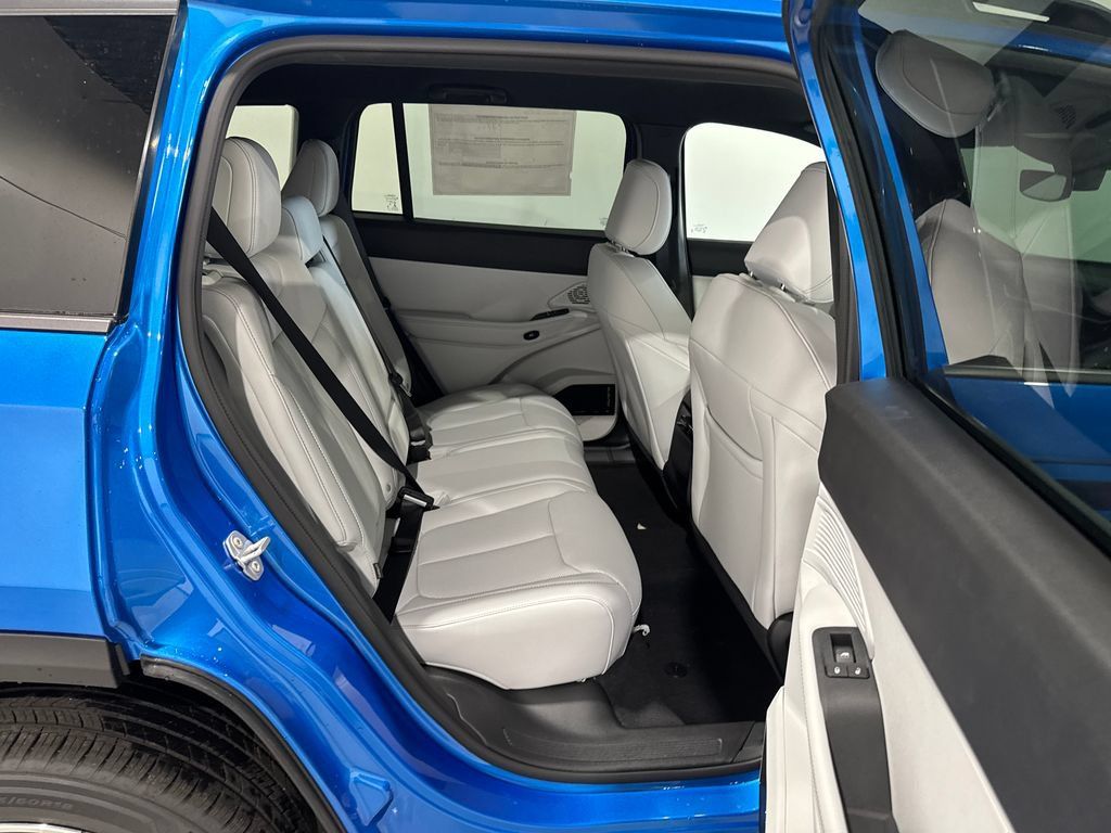 New 2026 Jeep Cherokee Limited AWD/4WD image 22