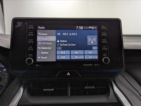 Used 2021 Toyota Venza LE AWD/4WD image 29