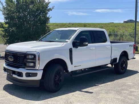 New 2026 Ford F250 Lariat w/ Black Appearance Package AWD/4WD image 7