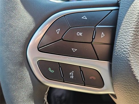 New 2026 Chrysler Pacifica Select image 11