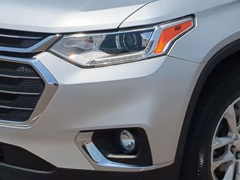 Used 2020 Chevrolet Traverse LT FWD image 10