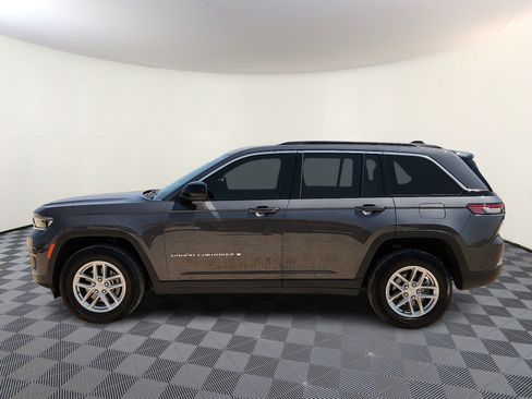 Used 2025 Jeep Grand Cherokee Laredo X RWD image 2