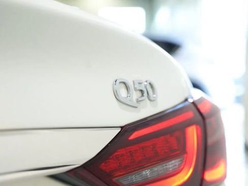Used 2020 INFINITI Q50 Luxe w/ Essential Package (3.0T Luxe) RWD image 4