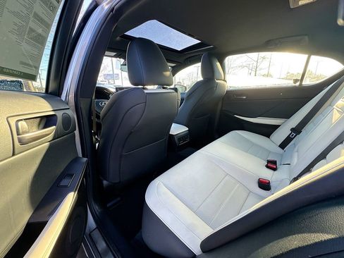 Used 2022 Lexus IS 350 F Sport image 32