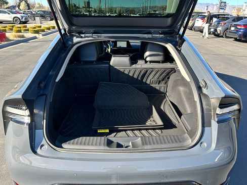 Used 2025 Toyota Prius Plug-In Hybrid image 24