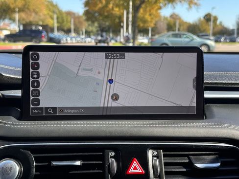 Used 2023 Genesis G70 2.0T image 3