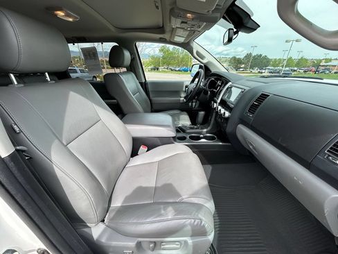 Used 2022 Toyota Sequoia Limited AWD/4WD image 30