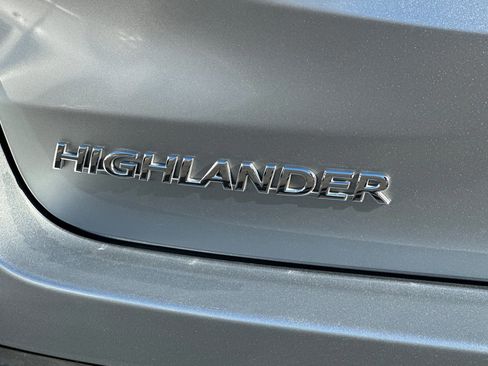 Certified 2017 Toyota Highlander SE image 28