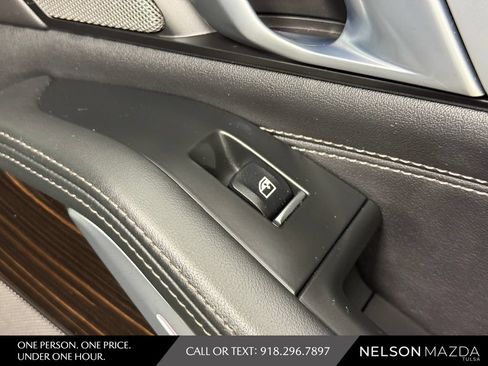 Used 2025 BMW X5 xDrive50e AWD/4WD image 45