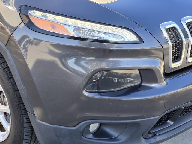 Certified 2016 Jeep Cherokee Latitude FWD image 9