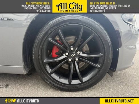 Used 2017 Dodge Charger R/T w/ Navigation & Travel Group RWD image 32