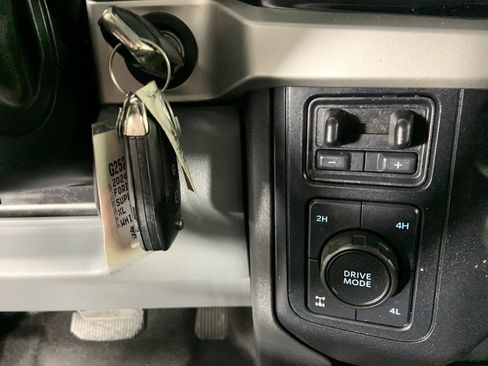 Used 2024 Ford F250 XL w/ XL Chrome Package image 11