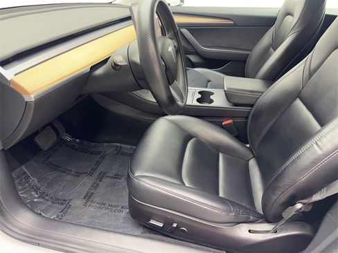 Used 2021 Tesla Model 3 Standard Range Plus image 25