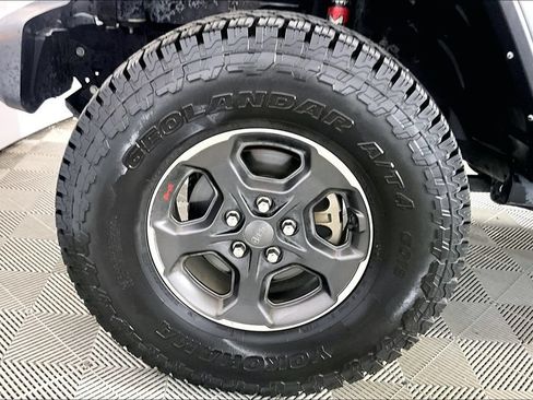 Used 2022 Jeep Gladiator Rubicon w/ Trailer Tow Package AWD/4WD image 4