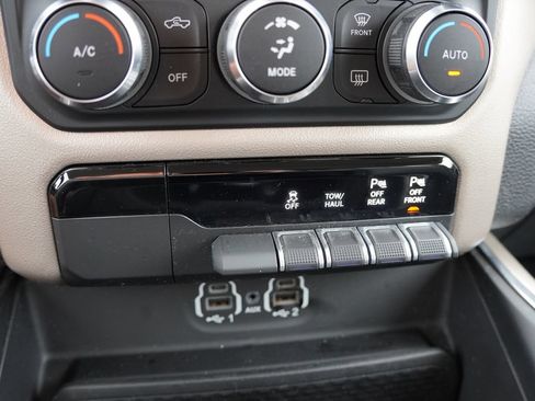 Used 2021 RAM 1500 Laramie AWD/4WD image 29