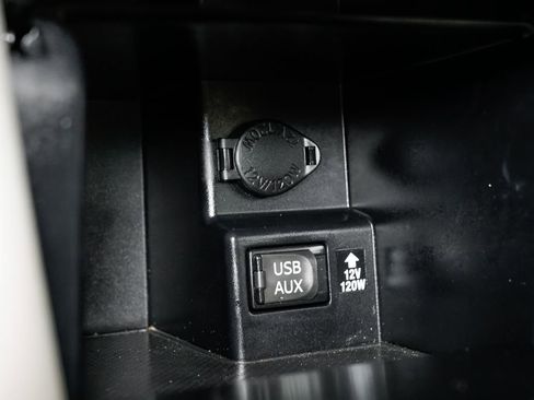 Used 2013 Toyota Camry LE image 17