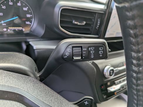 Used 2020 Ford Explorer XLT w/ Equipment Group 202A AWD/4WD image 36