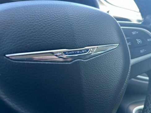 Used 2015 Chrysler 200 Limited w/ Convenience Group image 30