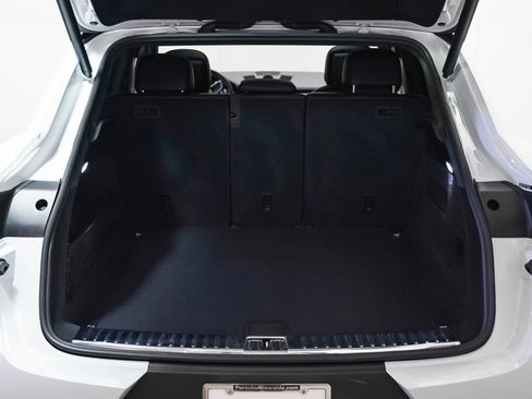 Certified 2023 Porsche Cayenne image 29