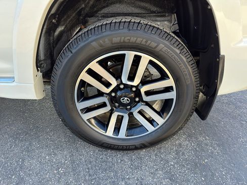 Used 2016 Toyota 4Runner Limited image 9