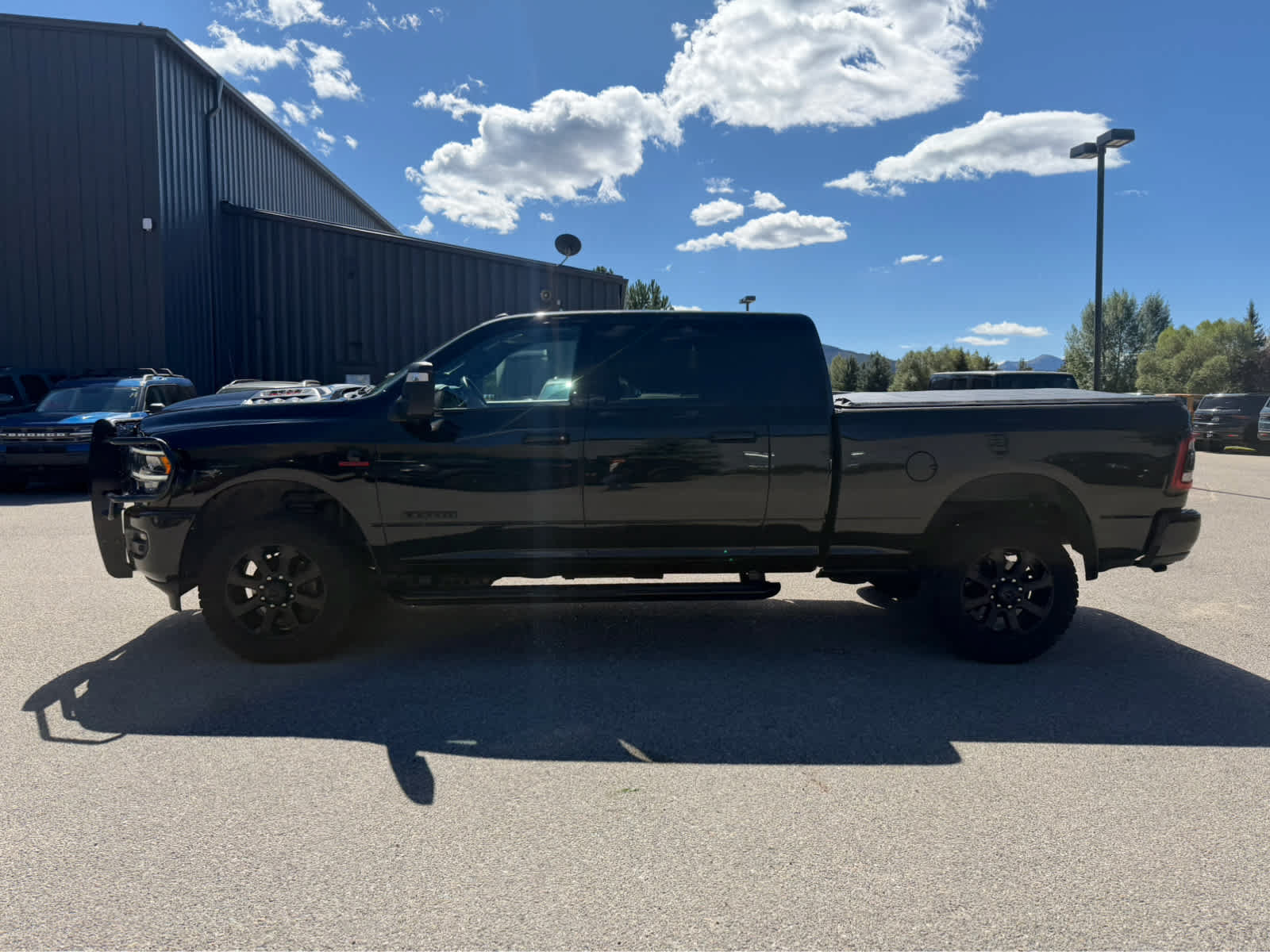 Used 2023 RAM 2500 Laramie AWD/4WD image 17