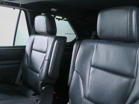 Used 2024 Toyota Sequoia Platinum AWD/4WD image 27
