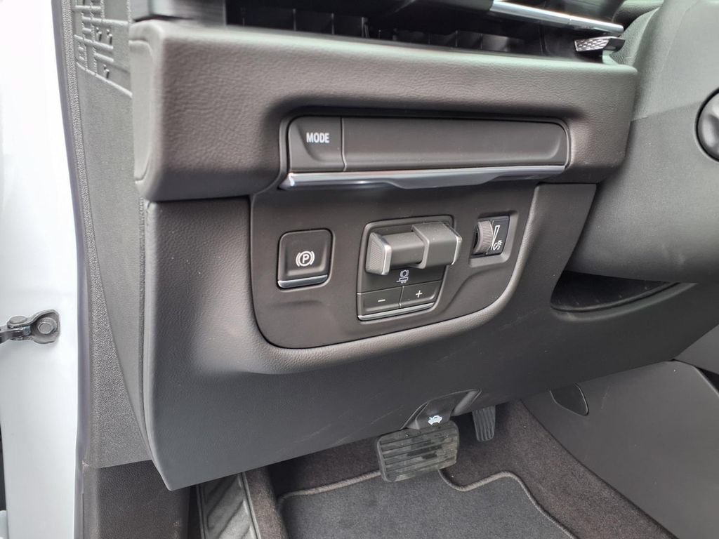 New 2026 Cadillac Escalade Luxury w/ LPO, Radiant Package RWD image 18