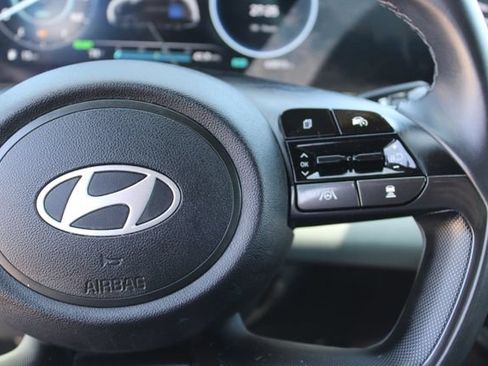 Used 2024 Hyundai Elantra Limited FWD image 18