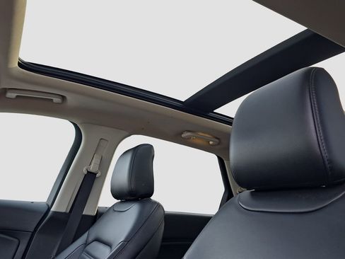 Used 2020 Ford Edge SEL w/ Convenience Package image 8