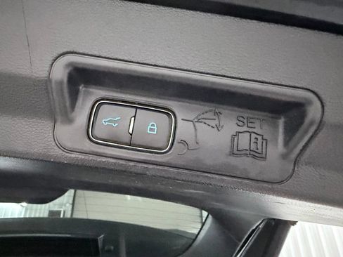 Used 2022 Ford Explorer Limited w/ Equipment Group 301A RWD image 38