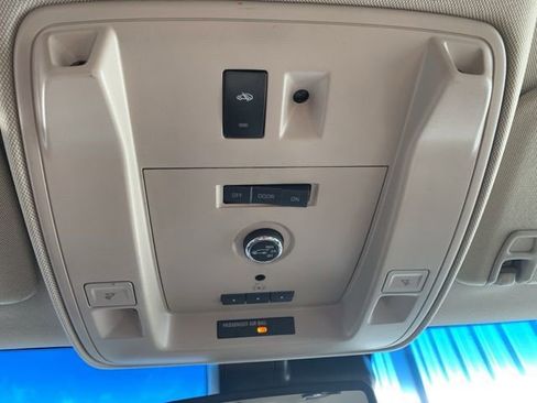 Used 2016 GMC Yukon Denali w/ Enhanced Security Package image 21