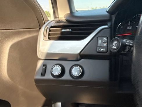 Used 2015 Chevrolet Tahoe LT AWD/4WD image 15