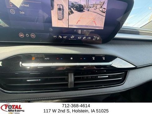 Used 2025 Buick Enclave Preferred AWD/4WD image 28