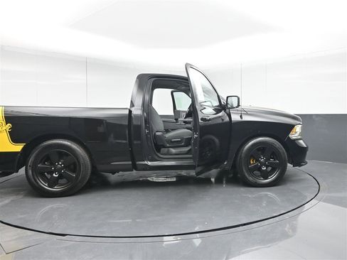 Used 2018 RAM 1500 Express w/ Black Ram 1500 Express Group image 39