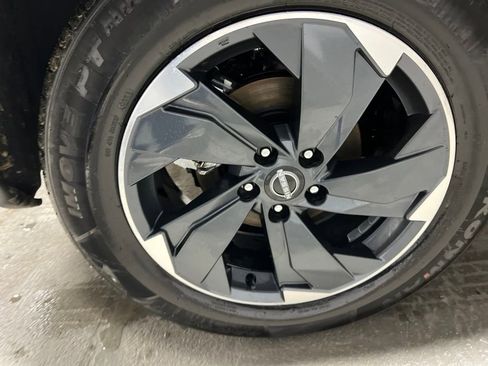 Used 2025 Nissan Rogue SV FWD image 36