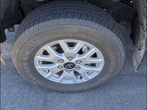 Used 2024 Toyota Tacoma SR image 9