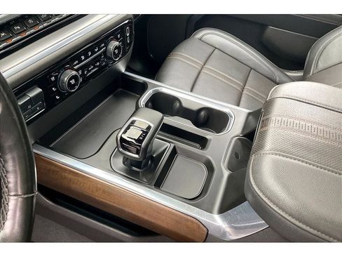 Used 2024 Chevrolet Silverado 1500 High Country w/ High Country Premium Package AWD/4WD image 19