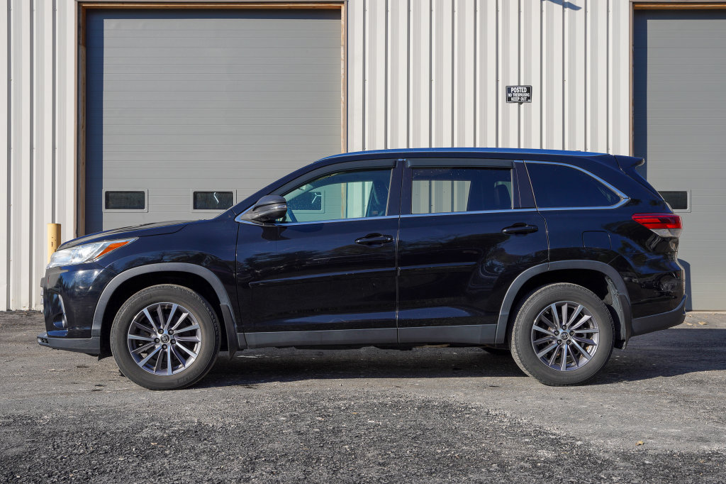 Used 2019 Toyota Highlander XLE AWD/4WD image 5