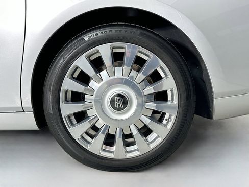 Used 2018 Rolls-Royce Phantom Sedan image 32