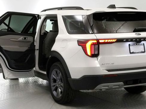 New 2025 Ford Explorer Active w/ Active Comfort Package image 11